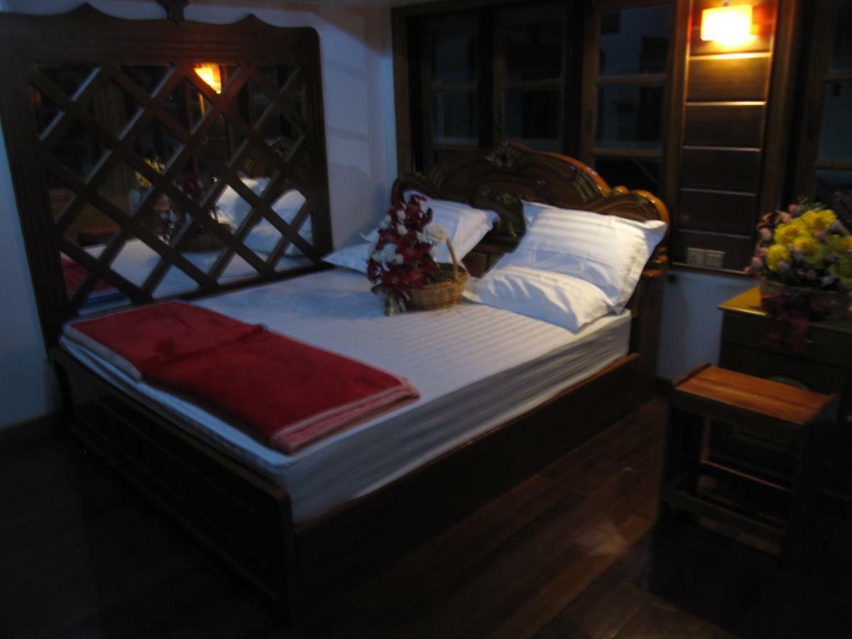 Lux Pillow Hostel Hpa-an Exterior foto